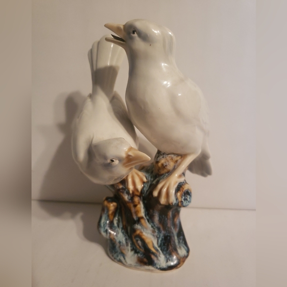Vintage Porcelain Pair of White Birds on Branch 7" High - Picture 1 of 10